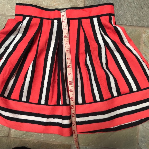 ❤️3 for $20❤️Vibrant Mini Skirt - Picture 4 of 5